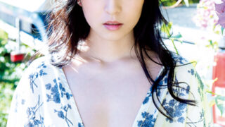 美人女子アナおっぱい谷間モロ画像 薄井しお里ファースト写真集『シ・オ・リ』
